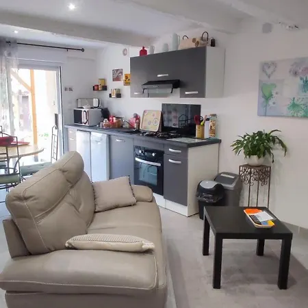 Lindois בית נופש Lalinde